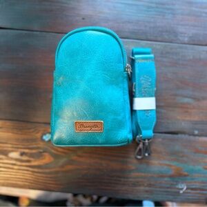 Wrangler + Montana West Turquoise Teardrop Sling Crossbody Purse Bag